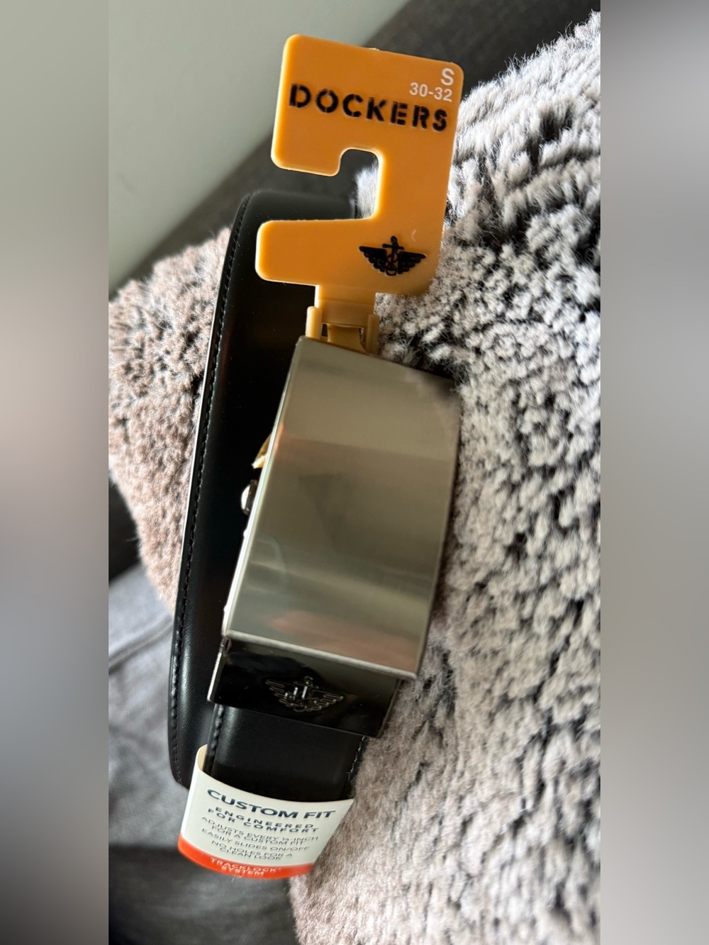 NWT Dockers Tracklock Custom Fit Black Silver Plaque Adjustable Belt Sz S 30-32